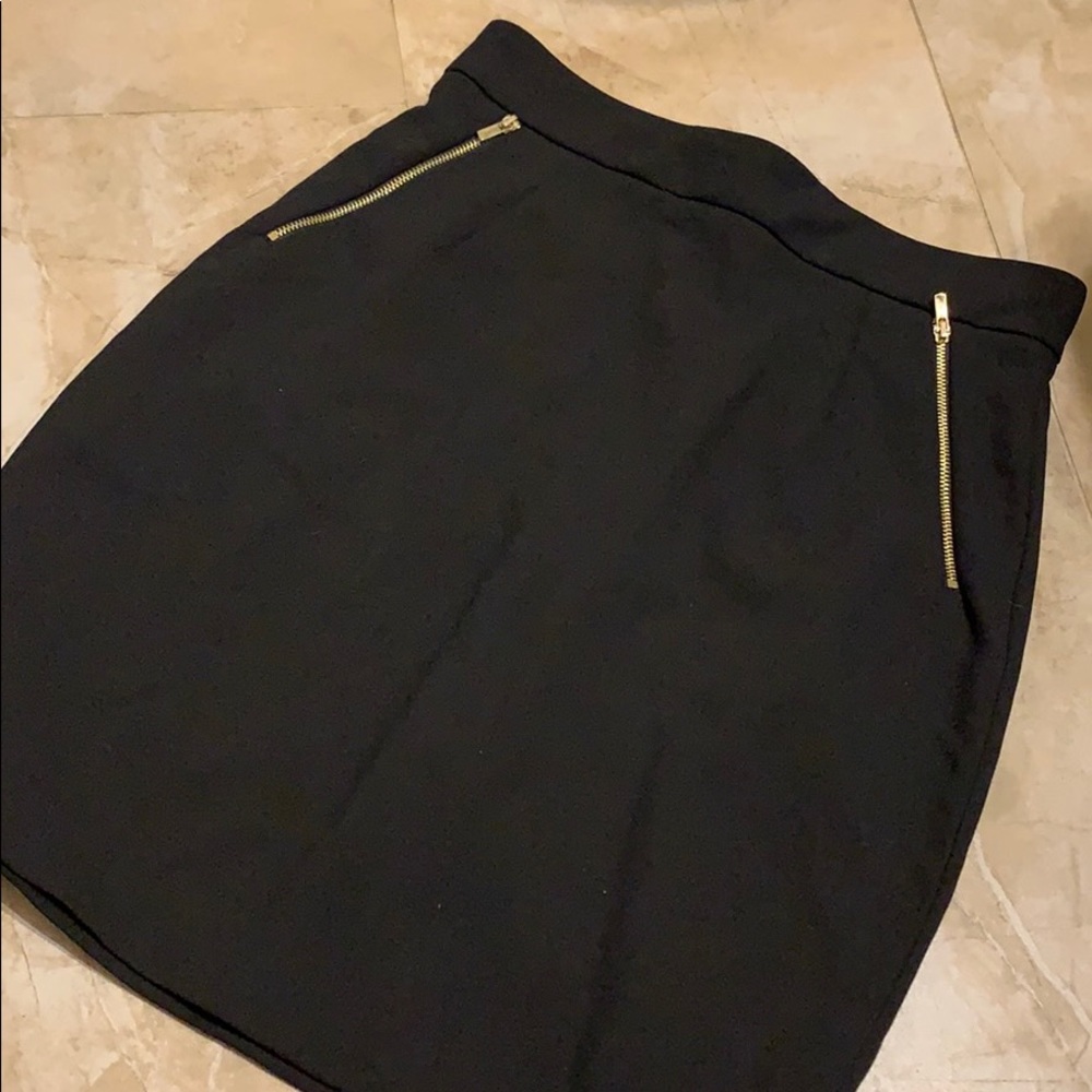 Black pencil skirt with from pocket zippers